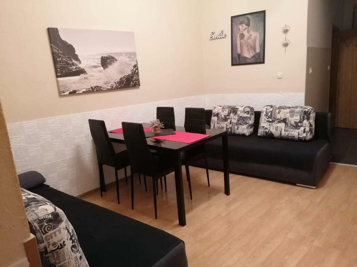 Apartman Miki พูลา ภายนอก รูปภาพ
